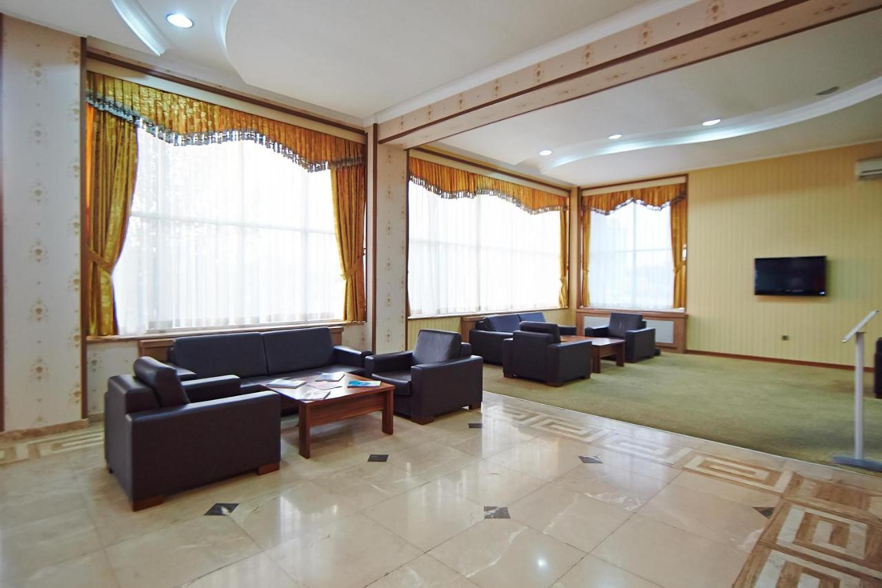 Grand Nakhchivan Hotel Екстериор снимка