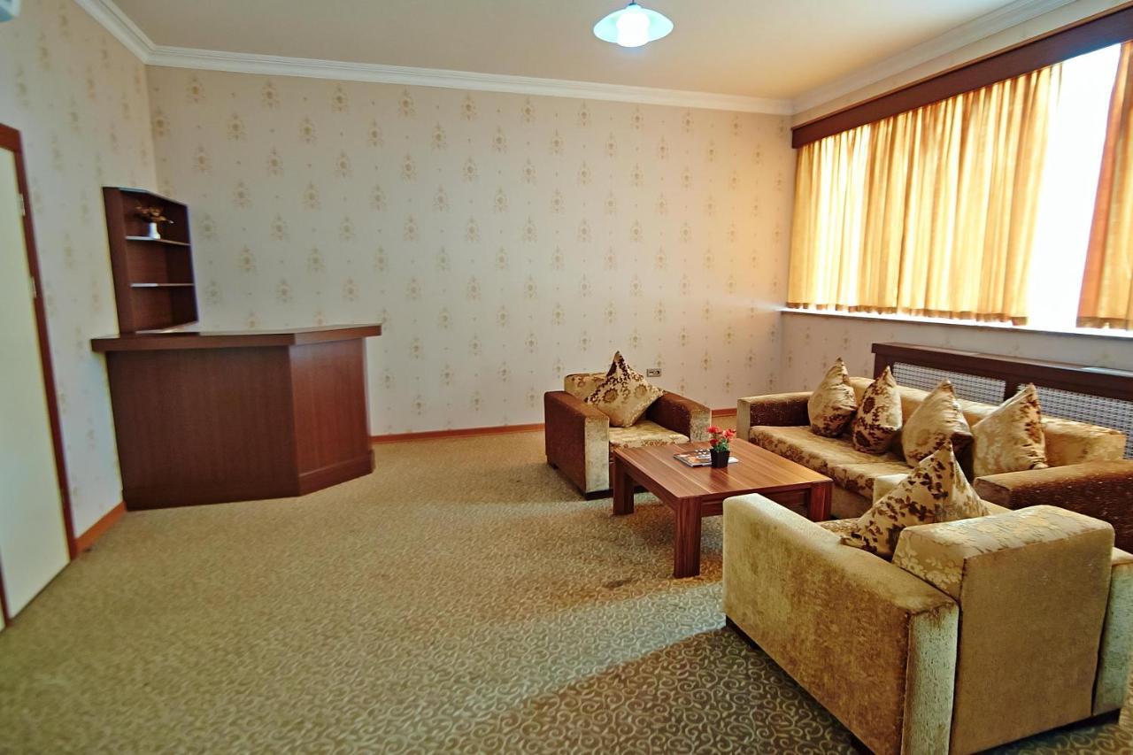 Grand Nakhchivan Hotel Екстериор снимка