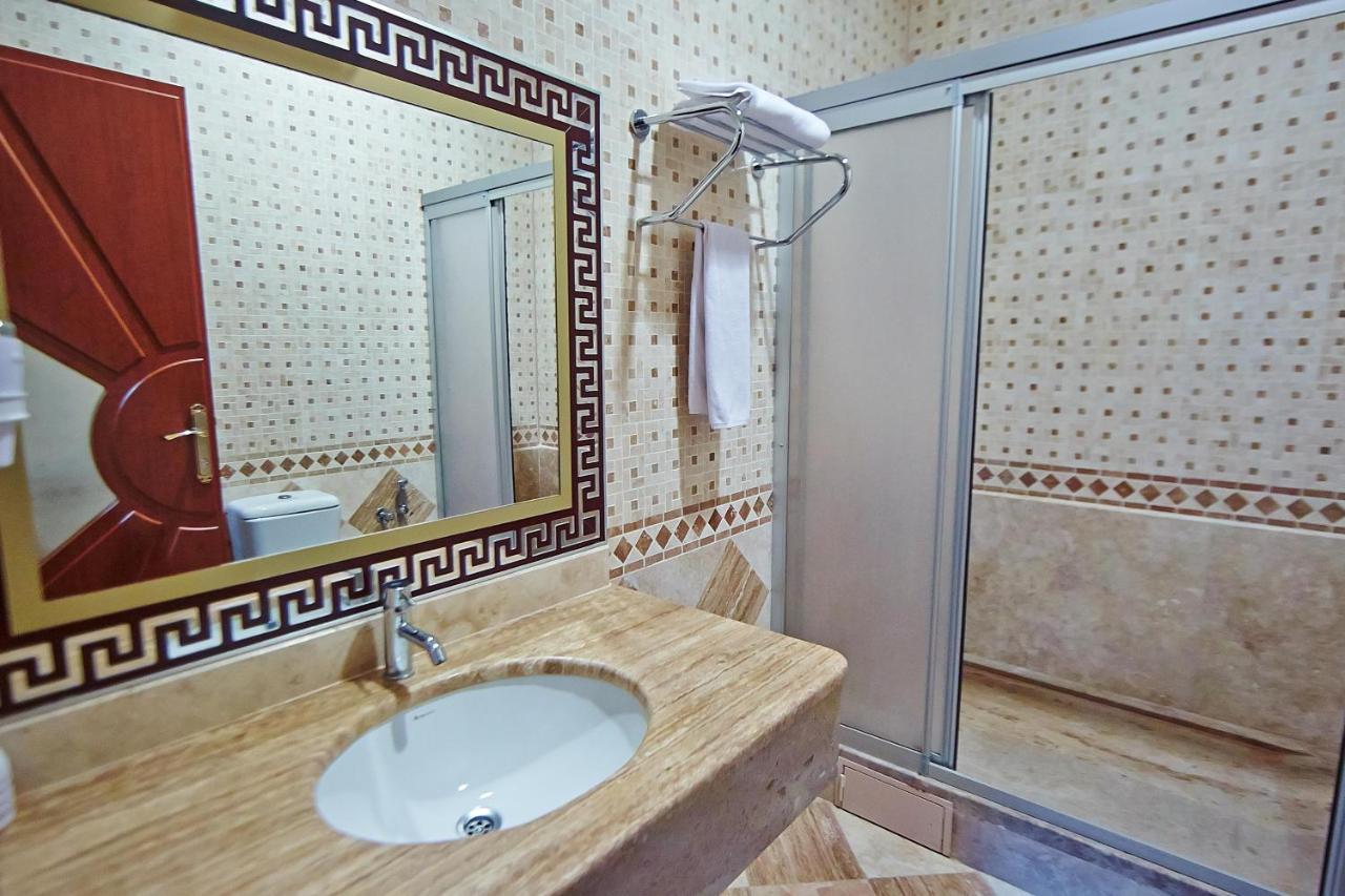 Grand Nakhchivan Hotel Екстериор снимка